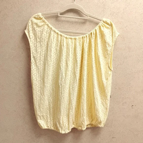 Ann Taylor LOFT M Womens Yellow‎ Summer Cozy Floral Eyelet Top Sleeveless Blouse - Picture 4 of 4
